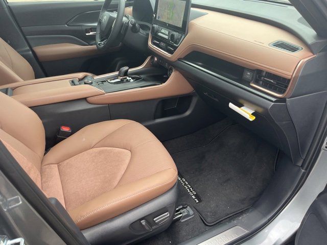 Used 2026 Toyota Grand Highlander AWD Hybrid image 24