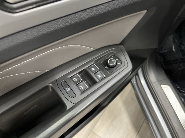 Used 2023 Volkswagen Atlas SEL Premium image 30