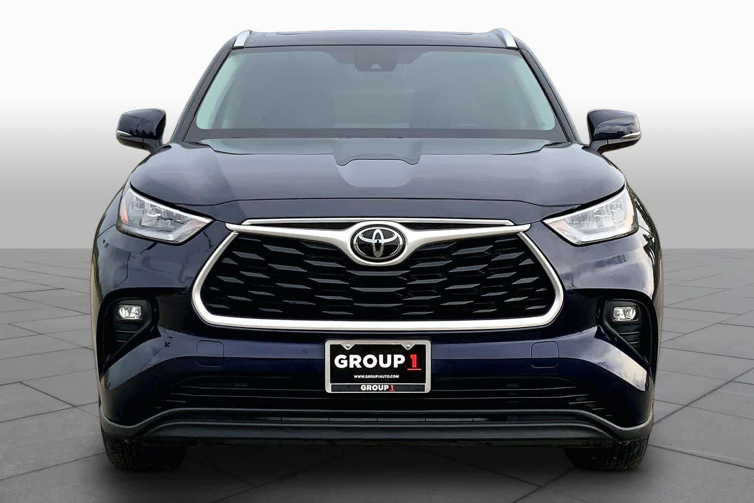 Used 2020 Toyota Highlander XLE AWD/4WD image 4