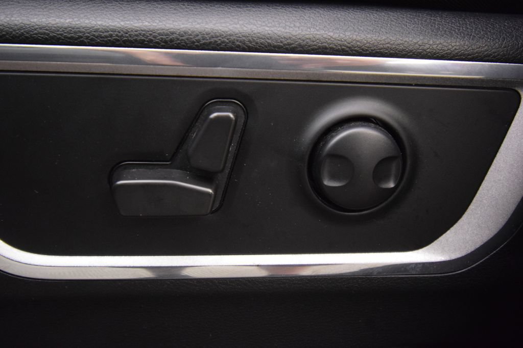 Used 2023 RAM 1500 Laramie AWD/4WD image 22
