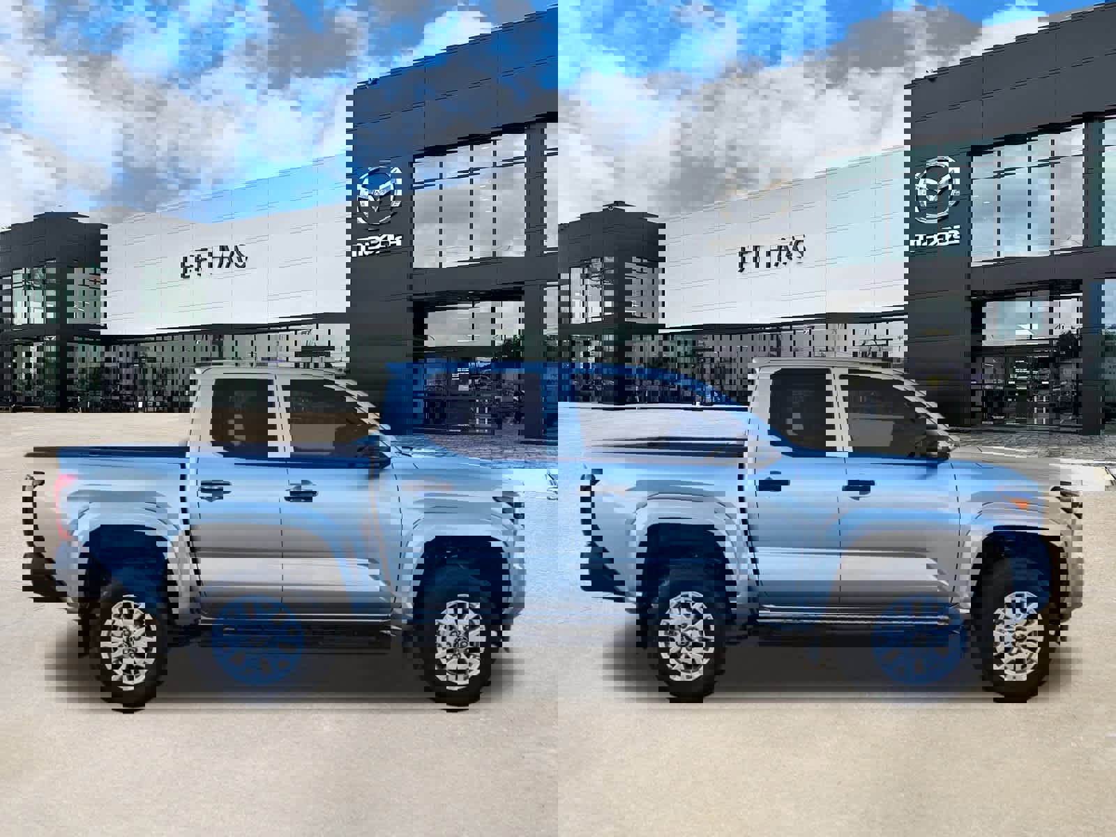 Used 2024 Toyota Tacoma SR image 5