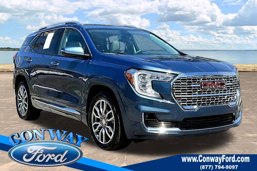 Used 2024 GMC Terrain Denali image 1