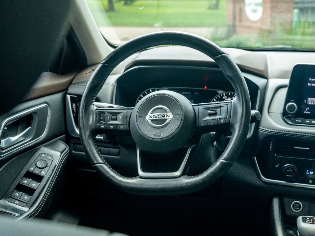 Used 2021 Nissan Rogue SV w/ Premium Package FWD image 22