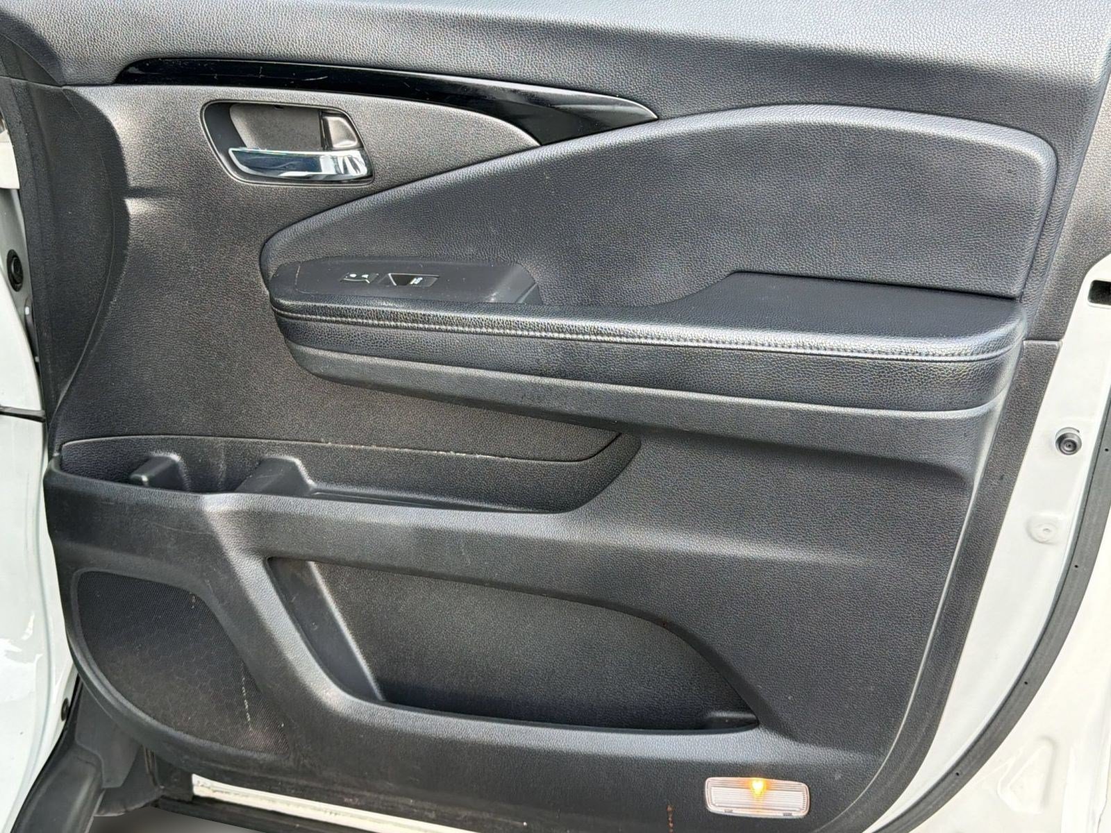 Used 2018 Honda Pilot Touring image 26