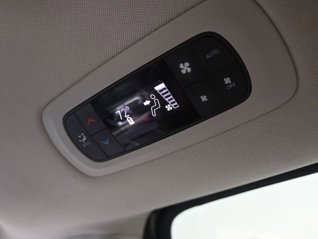 Used 2023 Chrysler Pacifica Touring-L image 32