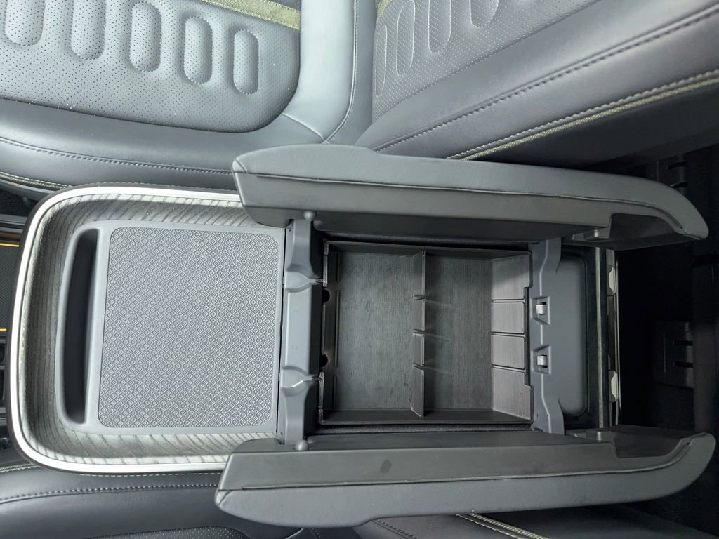 Used 2022 Rivian R1T Adventure image 37