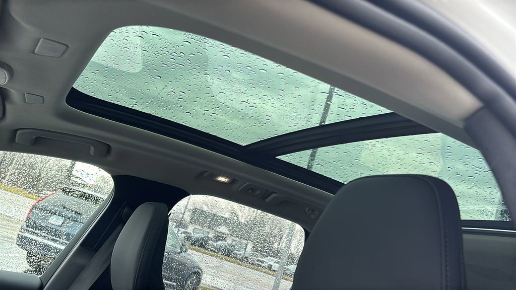 New 2026 Volvo XC60 B5 Plus w/ Protection Package Premier image 11