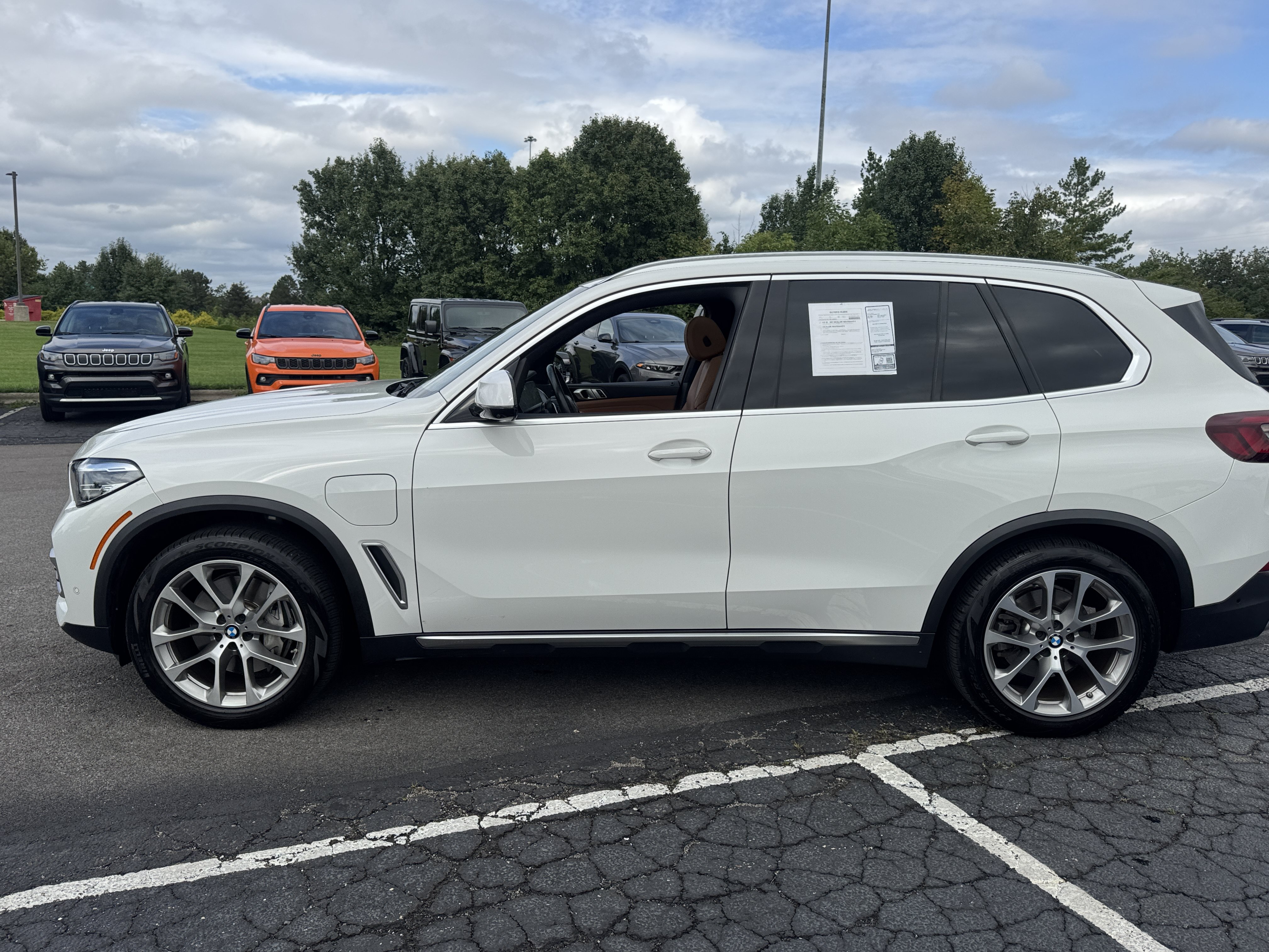 Used 2021 BMW X5 xDrive45e w/ Premium Package 3 AWD/4WD image 10