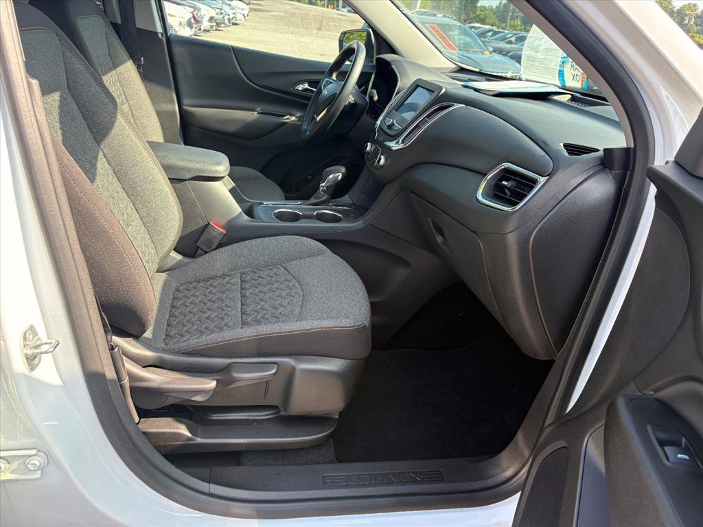 Used 2024 Chevrolet Equinox LT w/ Driver Convenience Package AWD/4WD image 17