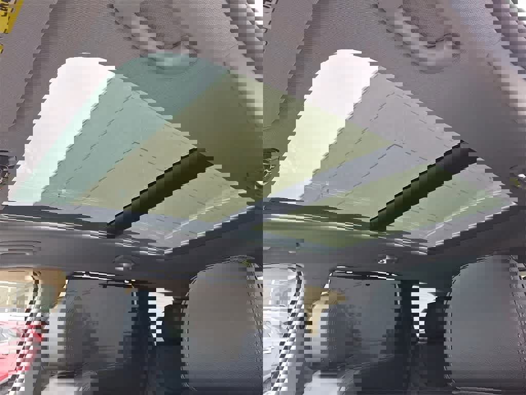 Used 2023 Hyundai Santa Fe SEL Premium image 11