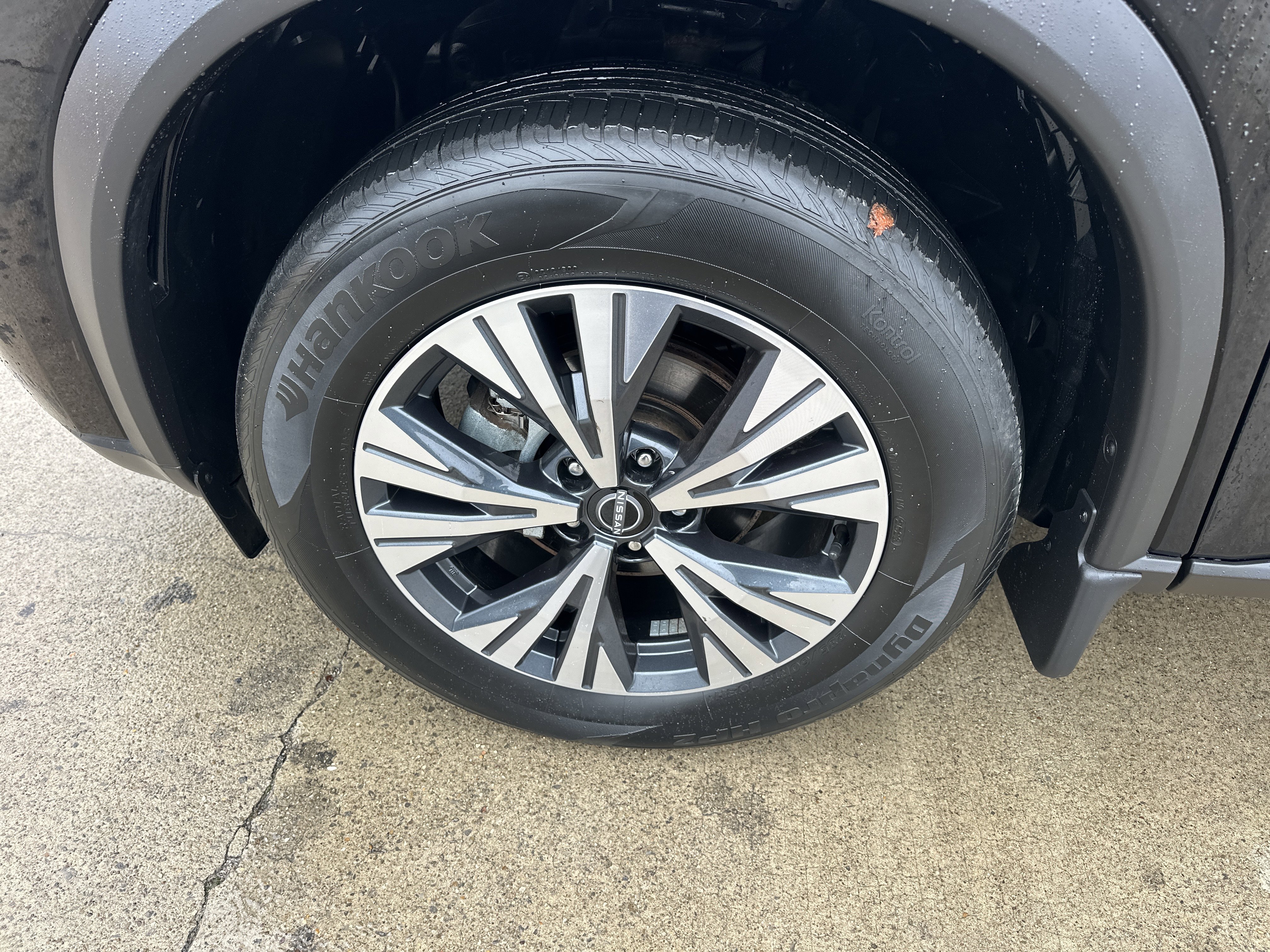 Used 2023 Nissan Rogue SV w/ SV Premium B Package image 8