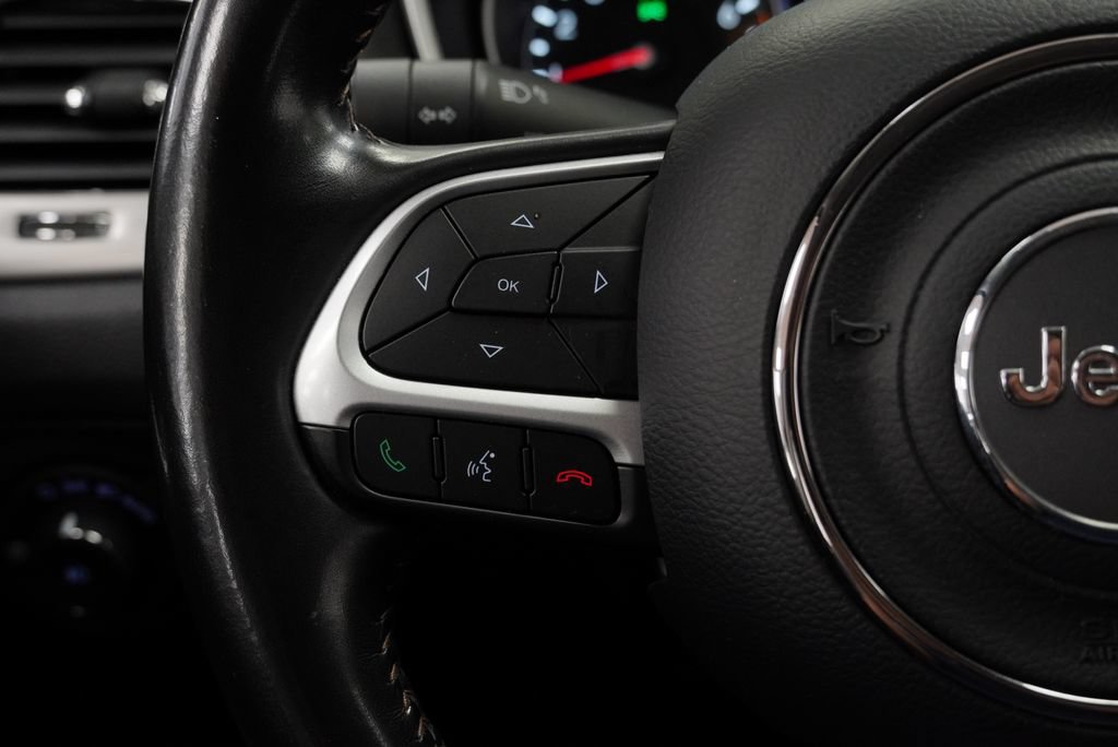 Certified 2020 Jeep Compass Latitude AWD/4WD image 39