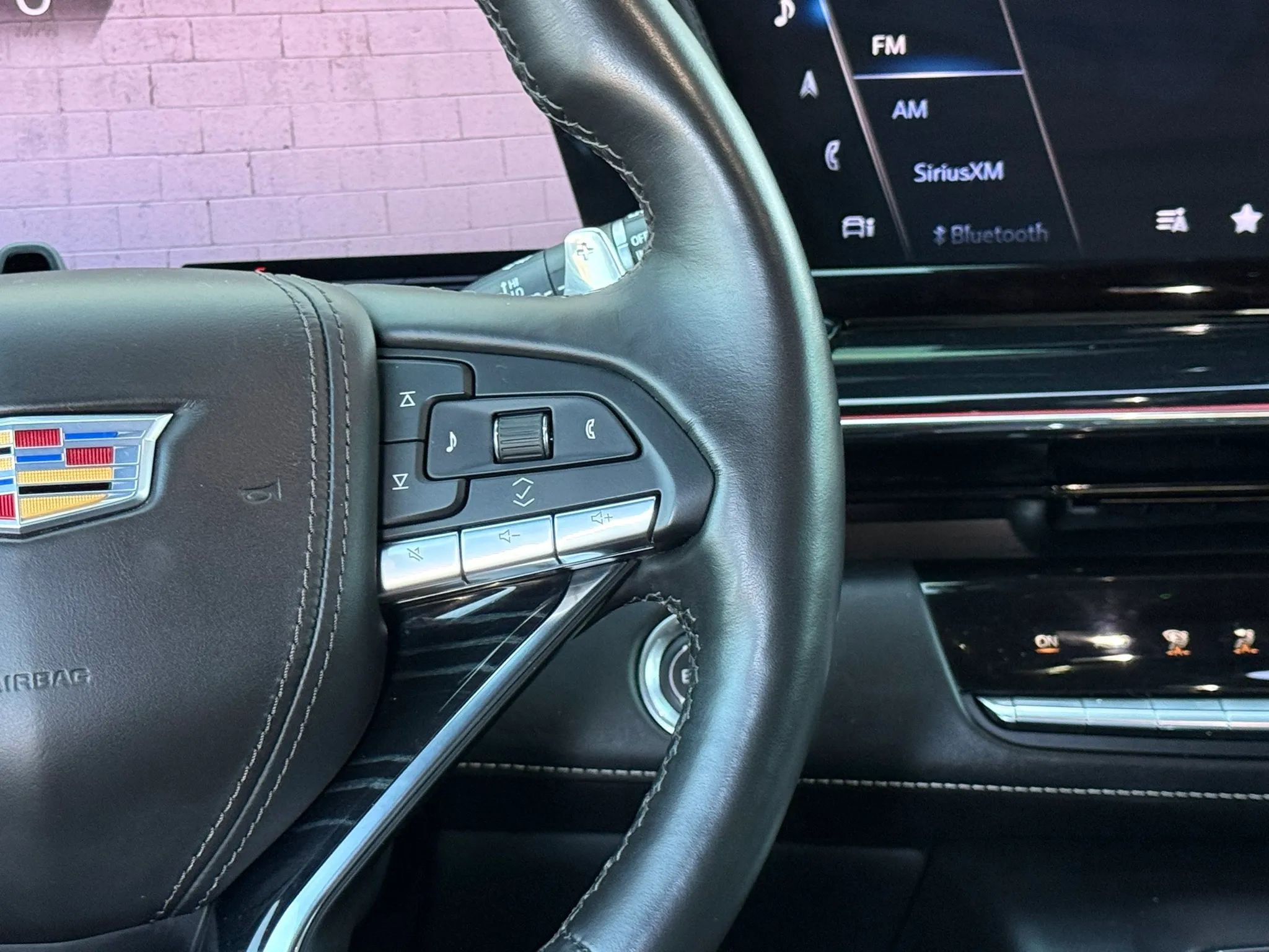 Used 2024 Cadillac Escalade ESV V image 40