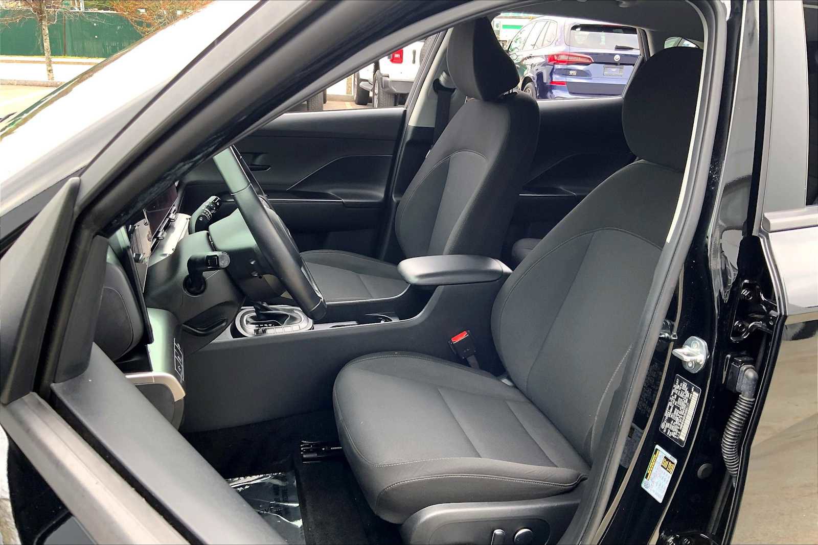 Used 2024 Hyundai Kona SEL FWD image 9
