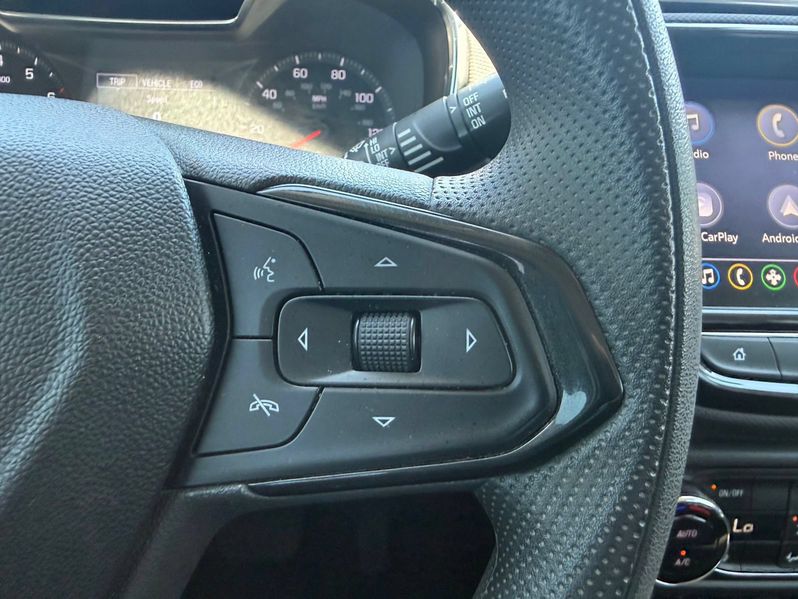 Certified 2022 Chevrolet TrailBlazer LT w/ Convenience Package FWD image 19