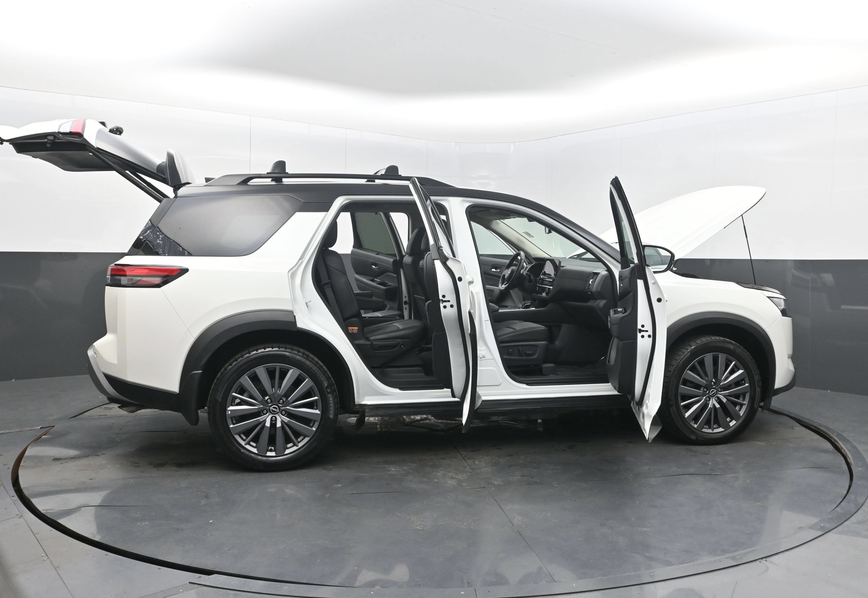 Used 2024 Nissan Pathfinder SL w/ SL Premium Package FWD image 43