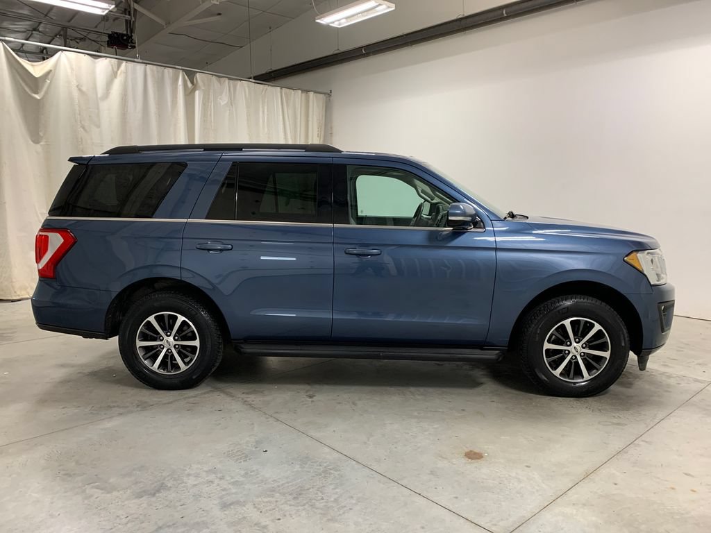 Used 2018 Ford Expedition XLT w/ Equipment Group 201A AWD/4WD image 11
