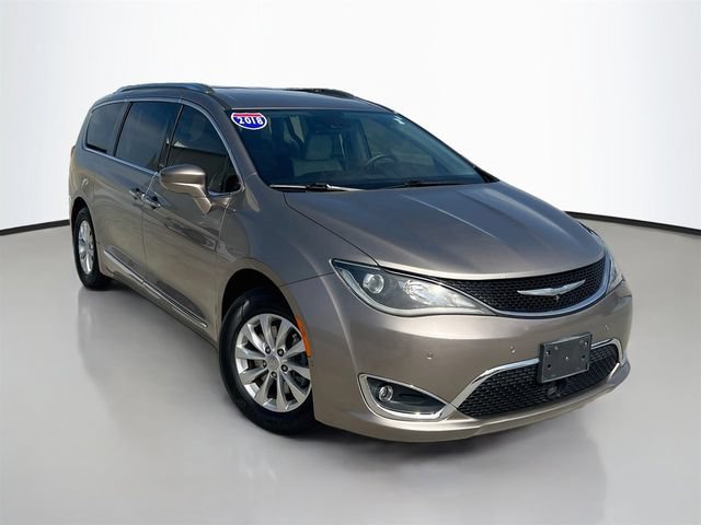 Used 2018 Chrysler Pacifica Touring-L Plus w/ Advanced Safetytec Group FWD image 2