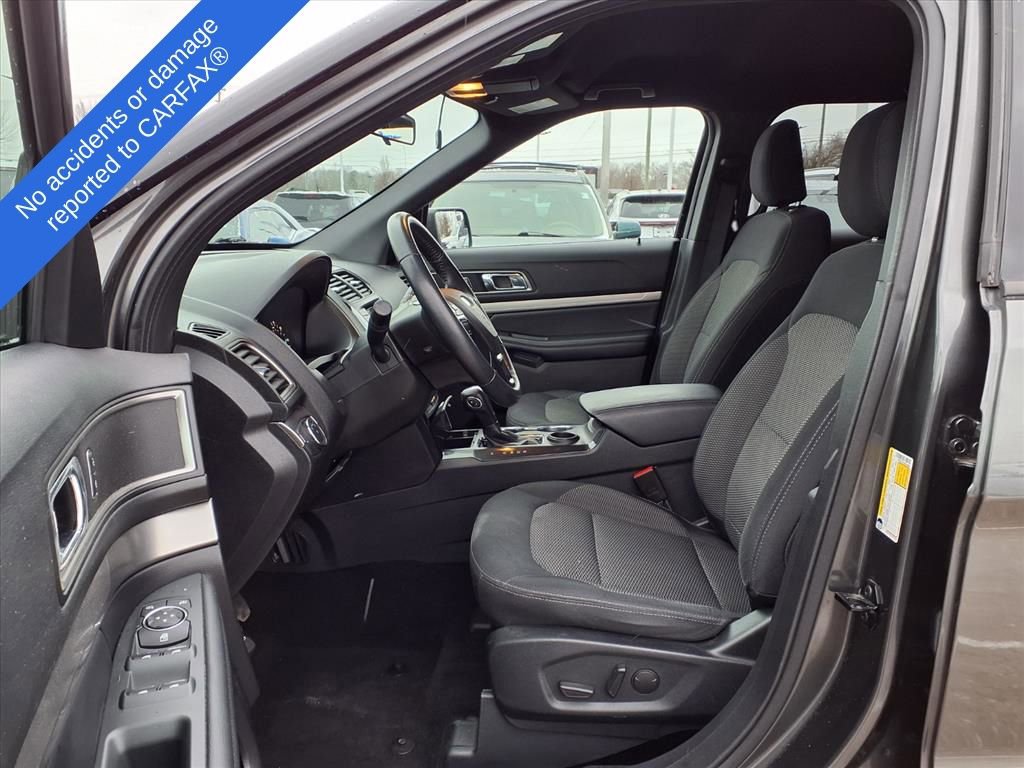 Used 2019 Ford Explorer XLT image 17