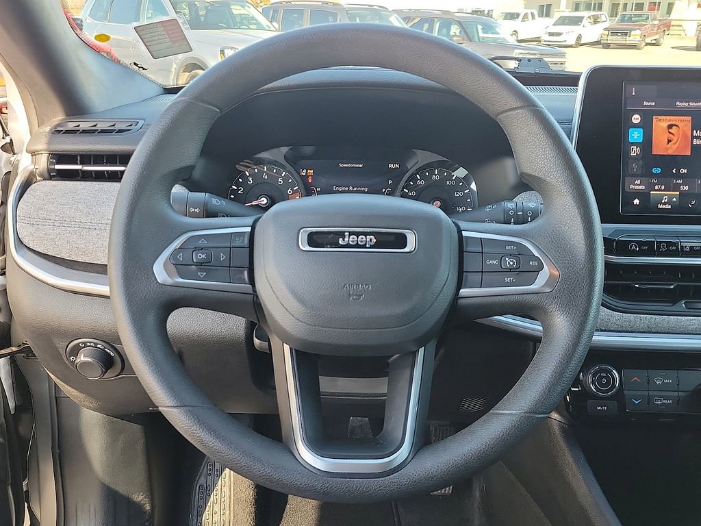 Used 2025 Jeep Compass Sport image 19