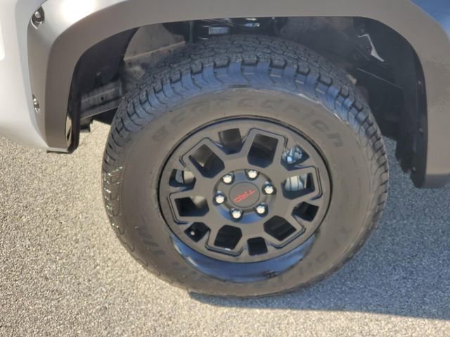 Used 2025 Toyota Tacoma TRD Off-Road AWD/4WD image 9