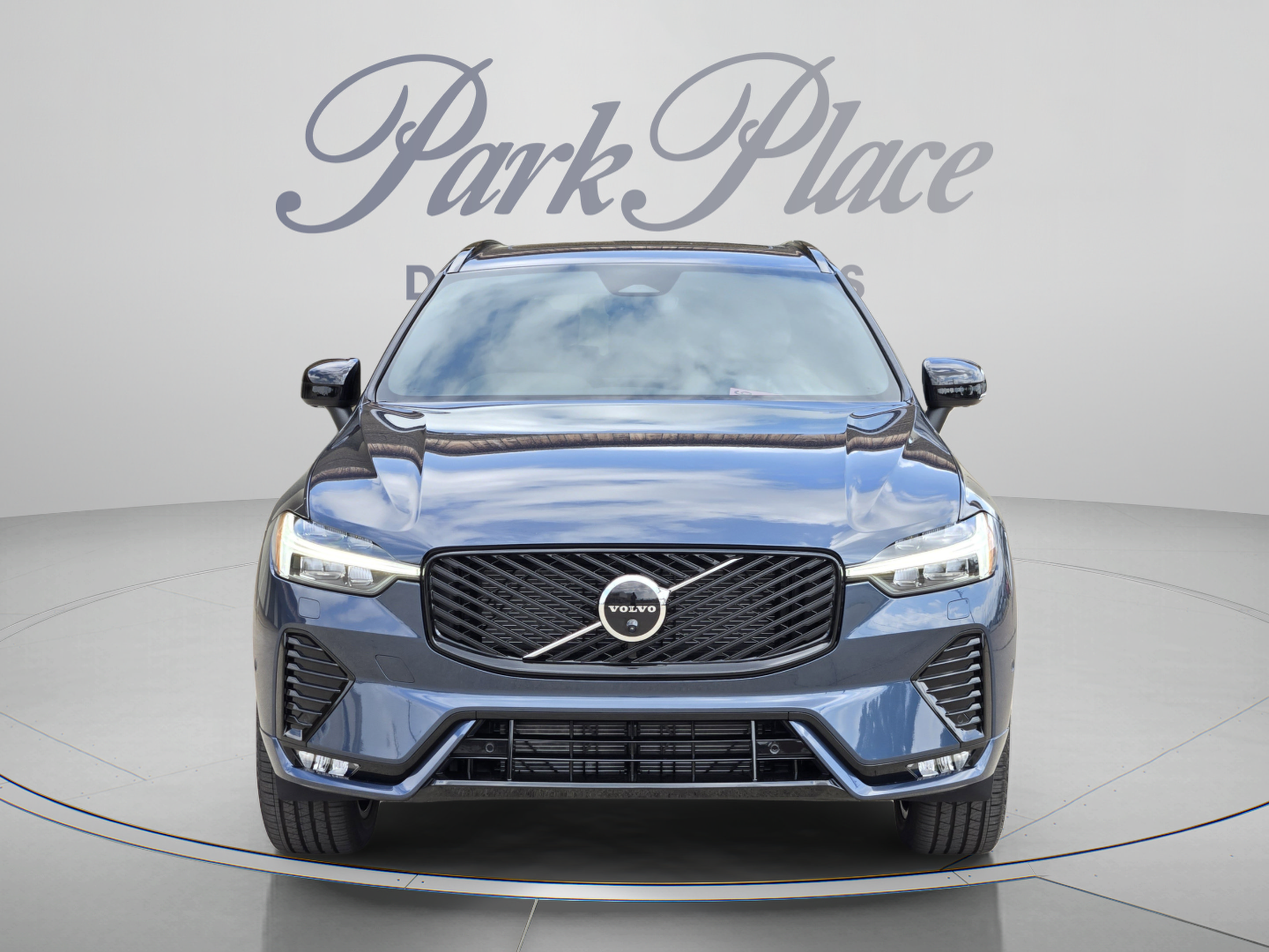 New 2026 Volvo XC60 B5 Plus w/ Protection Package Premier AWD/4WD image 9