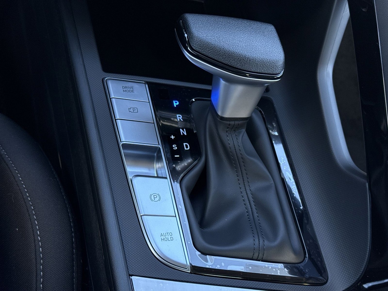 New 2026 Hyundai Elantra Hybrid FWD image 21