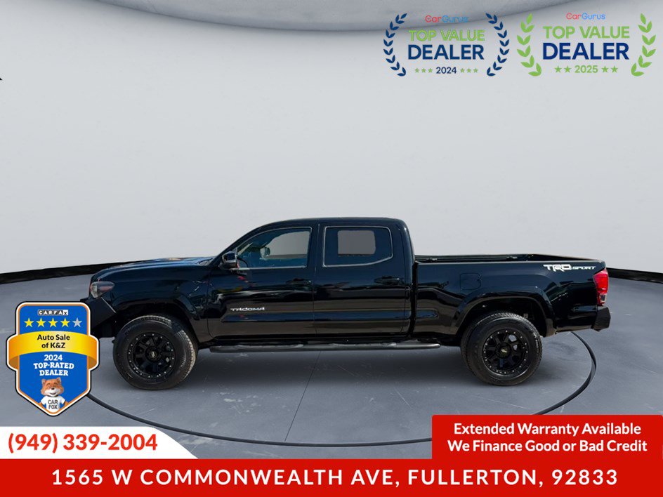 Used 2017 Toyota Tacoma TRD Sport w/ Tow Package RWD image 3