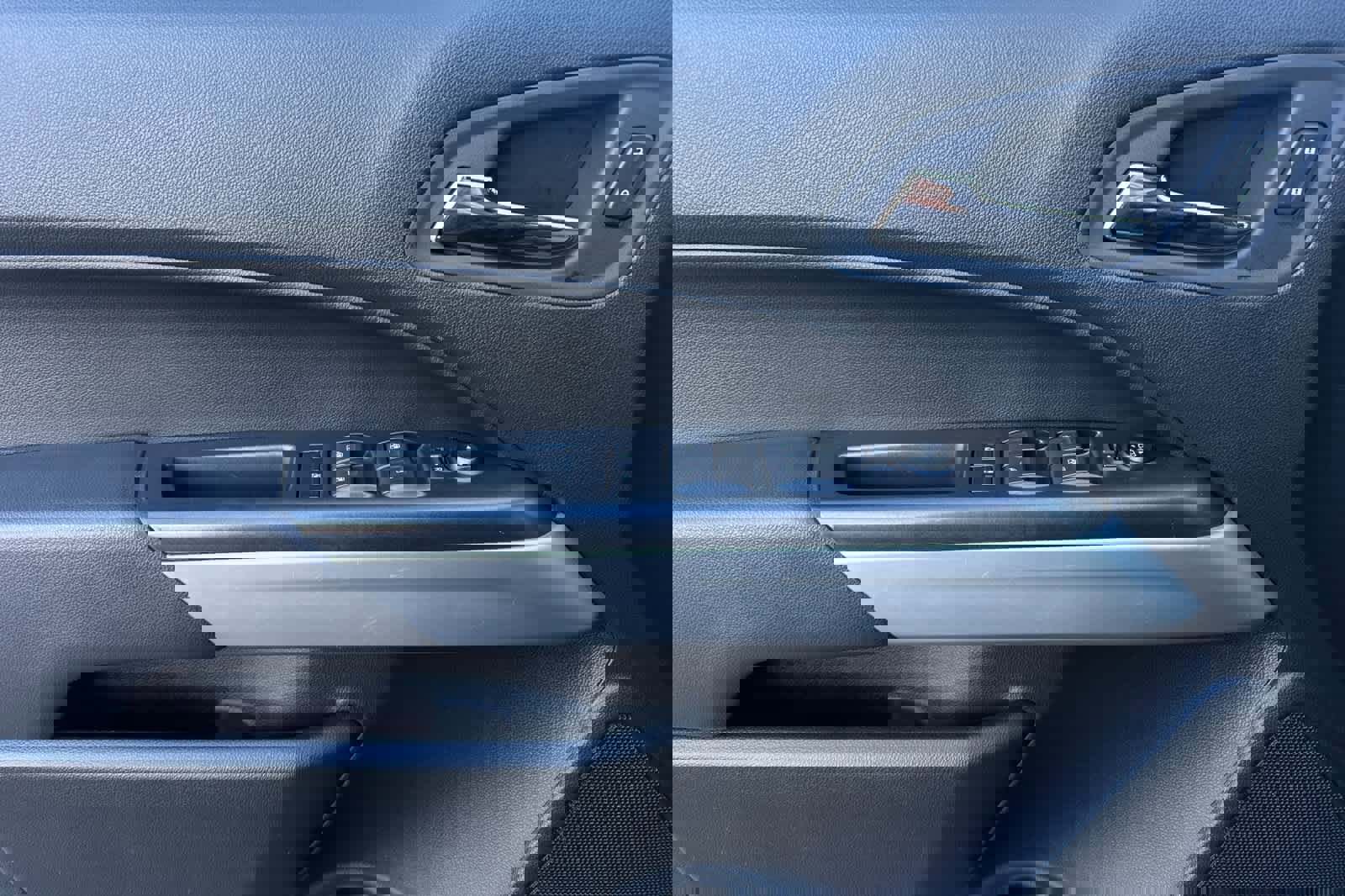 Used 2022 Chevrolet Colorado LT w/ Luxury Package image 12