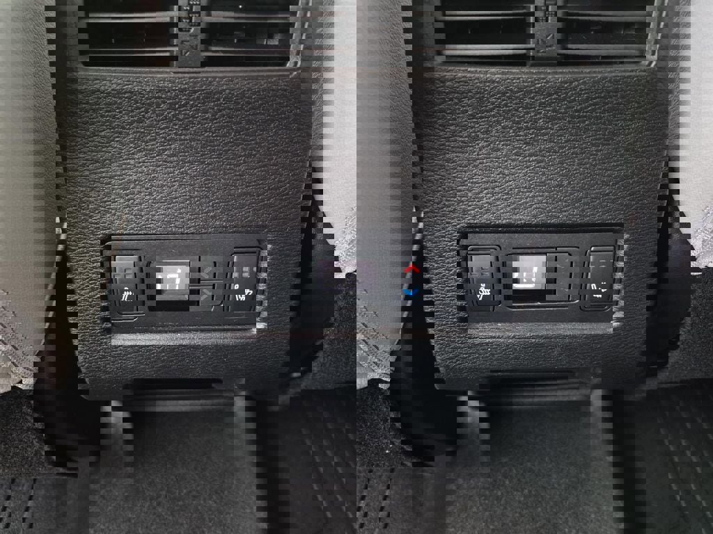 Used 2024 Mitsubishi Outlander SEL image 16