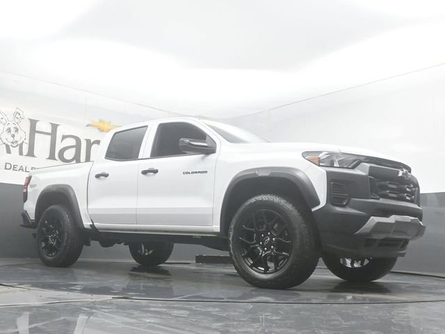 Used 2023 Chevrolet Colorado Trail Boss w/ LPO, Dark Essentials Package AWD/4WD image 2