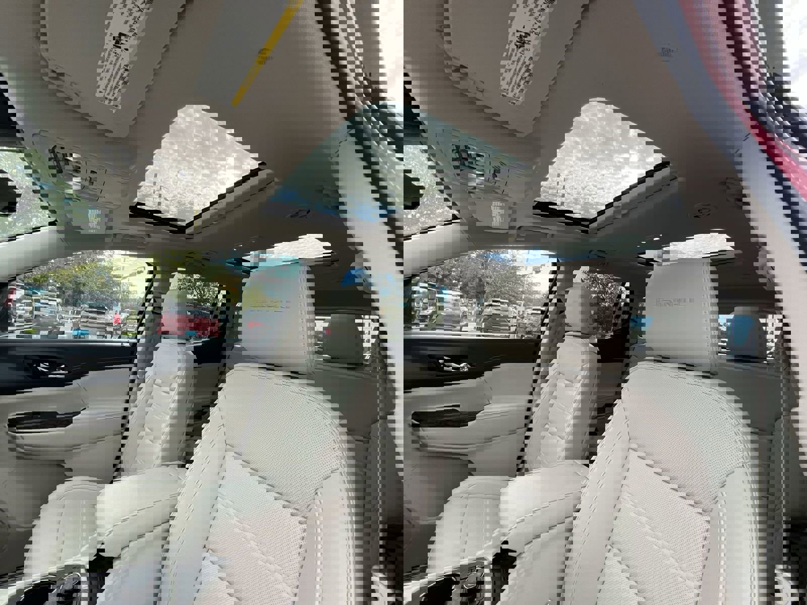 Used 2023 GMC Acadia Denali w/ Denali Ultimate Package image 19