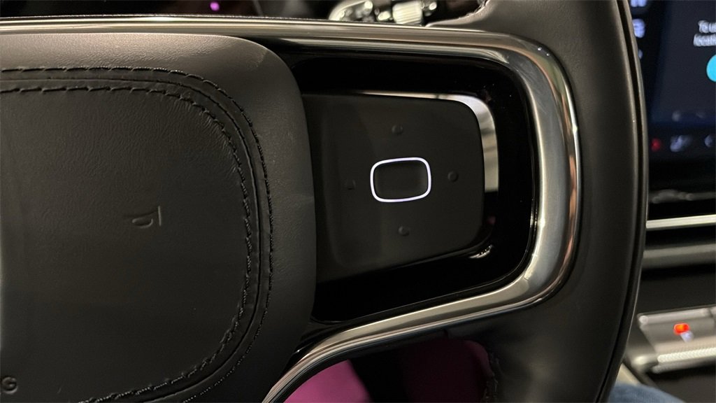 Used 2025 Lincoln Nautilus Premier w/ Equipment Group 102A image 18