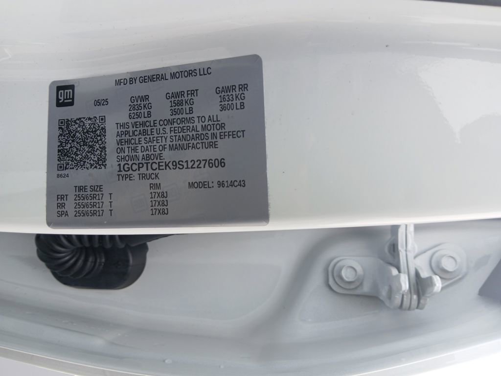 Used 2025 Chevrolet Colorado LT w/ LT Convenience Package image 20