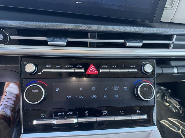 Used 2025 Hyundai Santa Fe SEL image 20