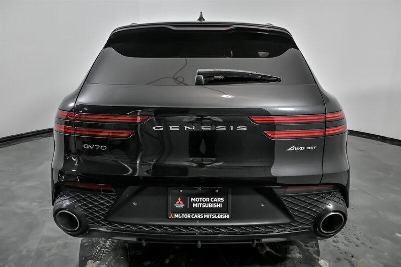 Used 2023 Genesis GV70 3.5T Sport w/ Sport Prestige Package AWD/4WD image 8