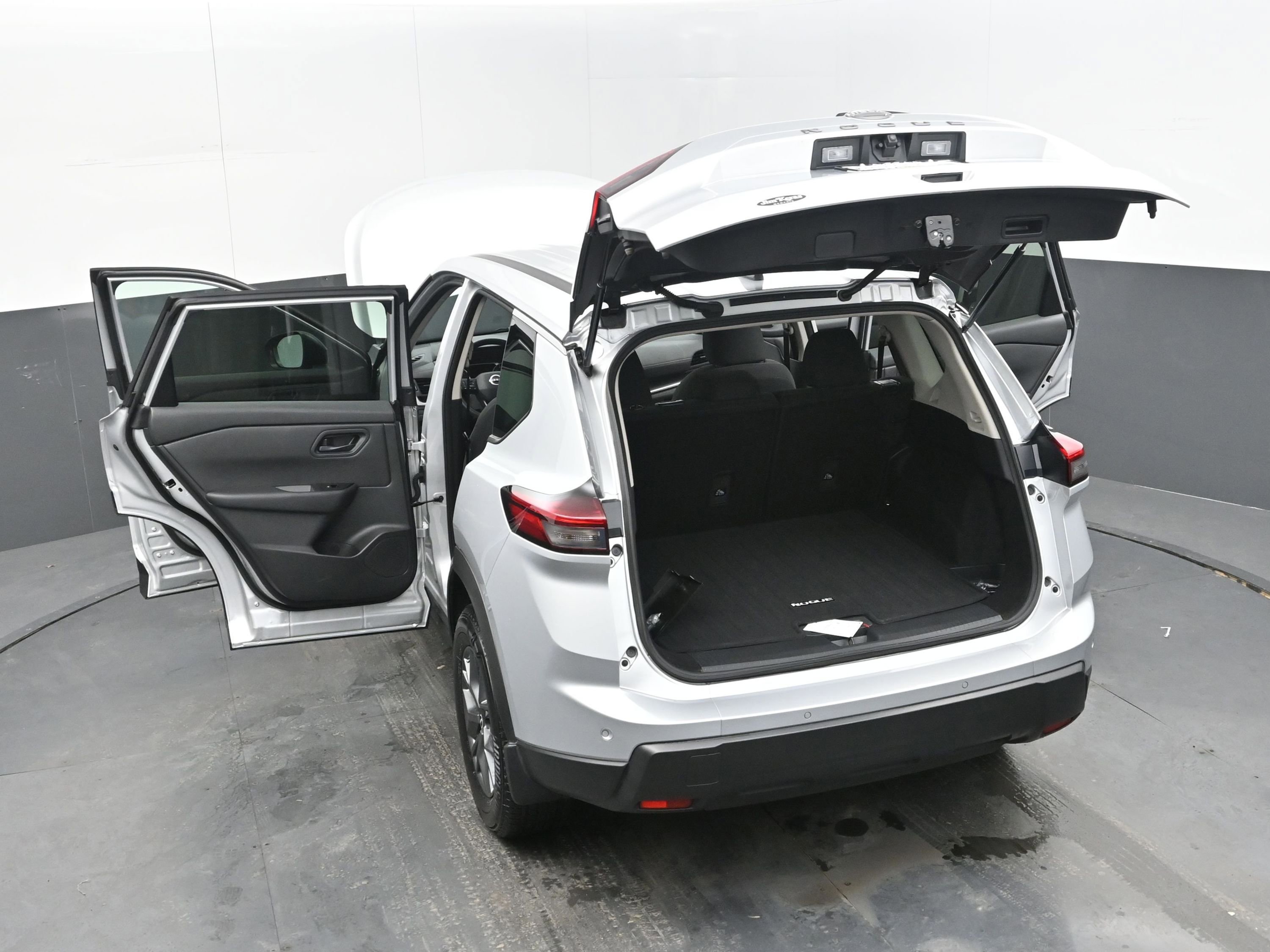 Certified 2025 Nissan Rogue S image 43