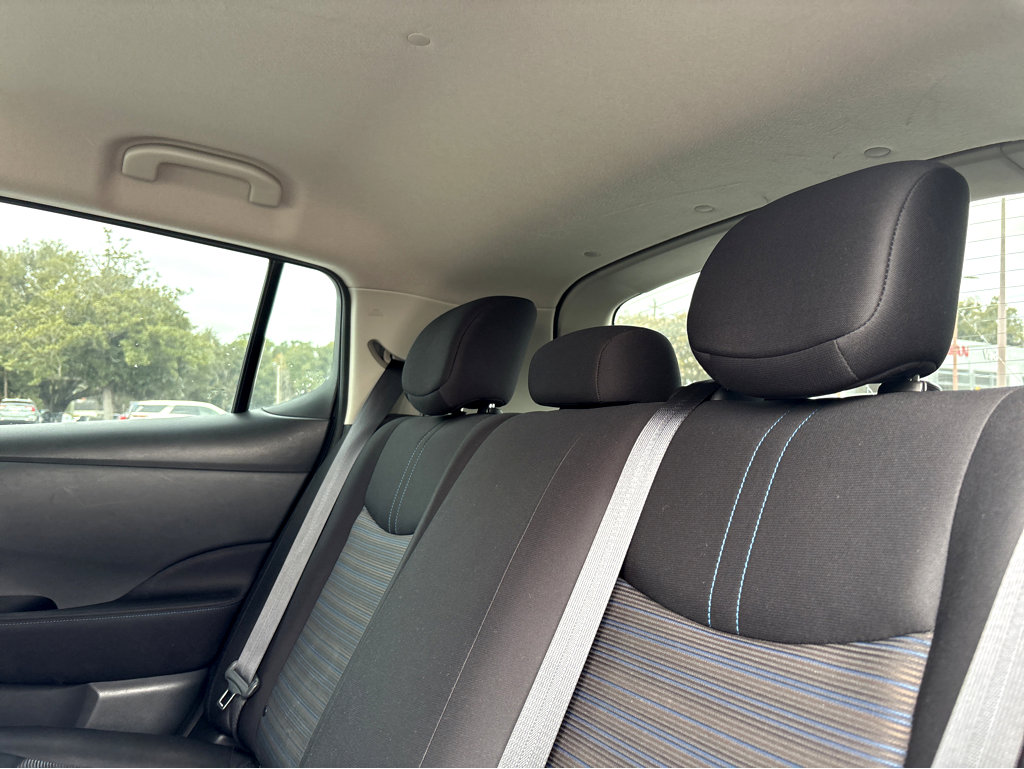 Used 2021 Nissan Leaf SV w/ SV Technology Package image 19