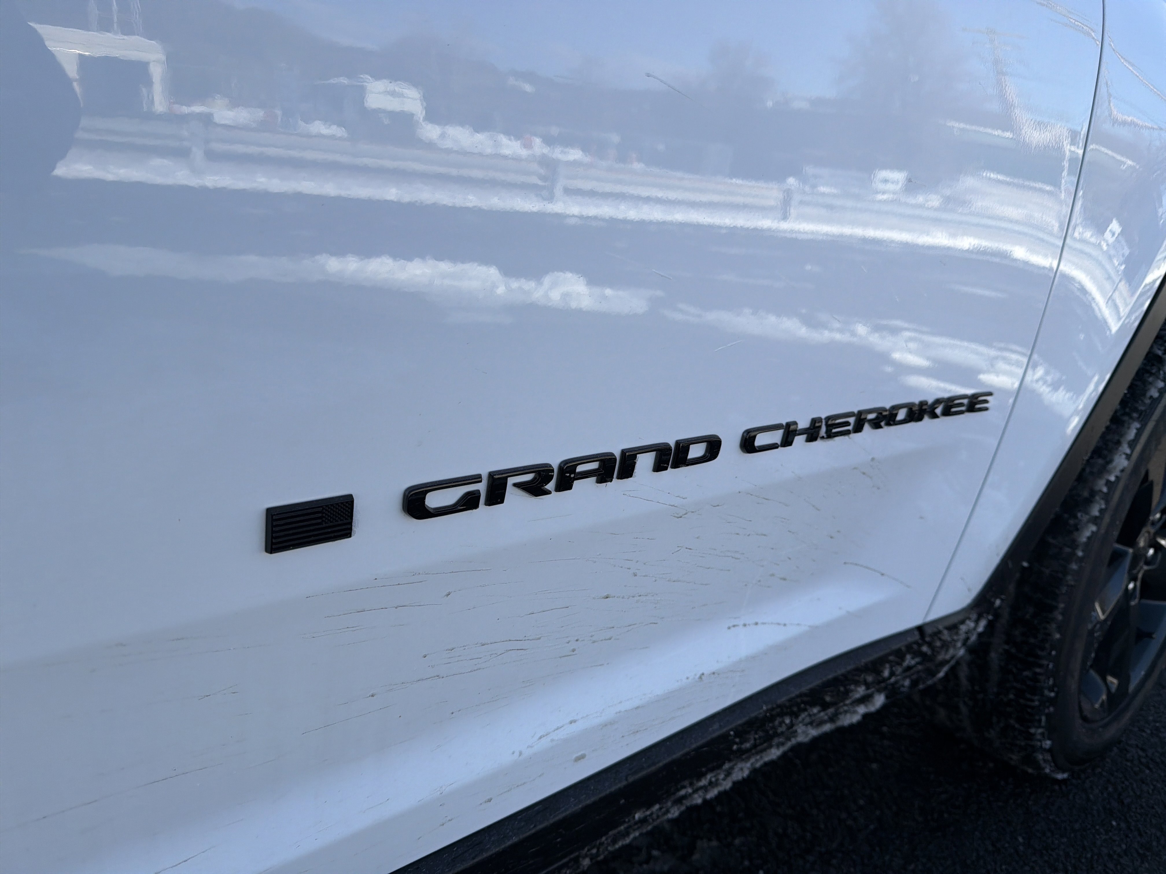 Used 2023 Jeep Grand Cherokee L Laredo image 34