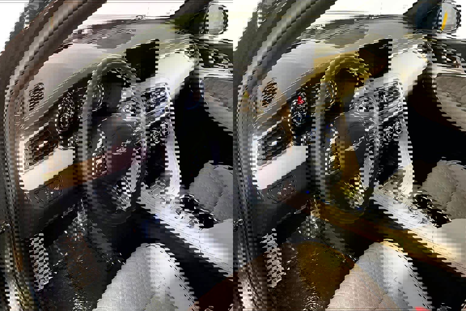 Used 2023 Genesis G70 3.3T w/ Sport Prestige Package image 18