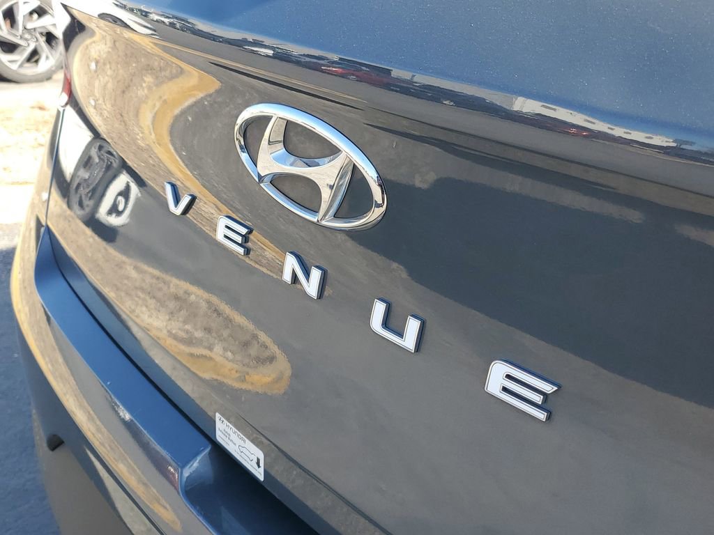 Used 2025 Hyundai Venue SEL image 8