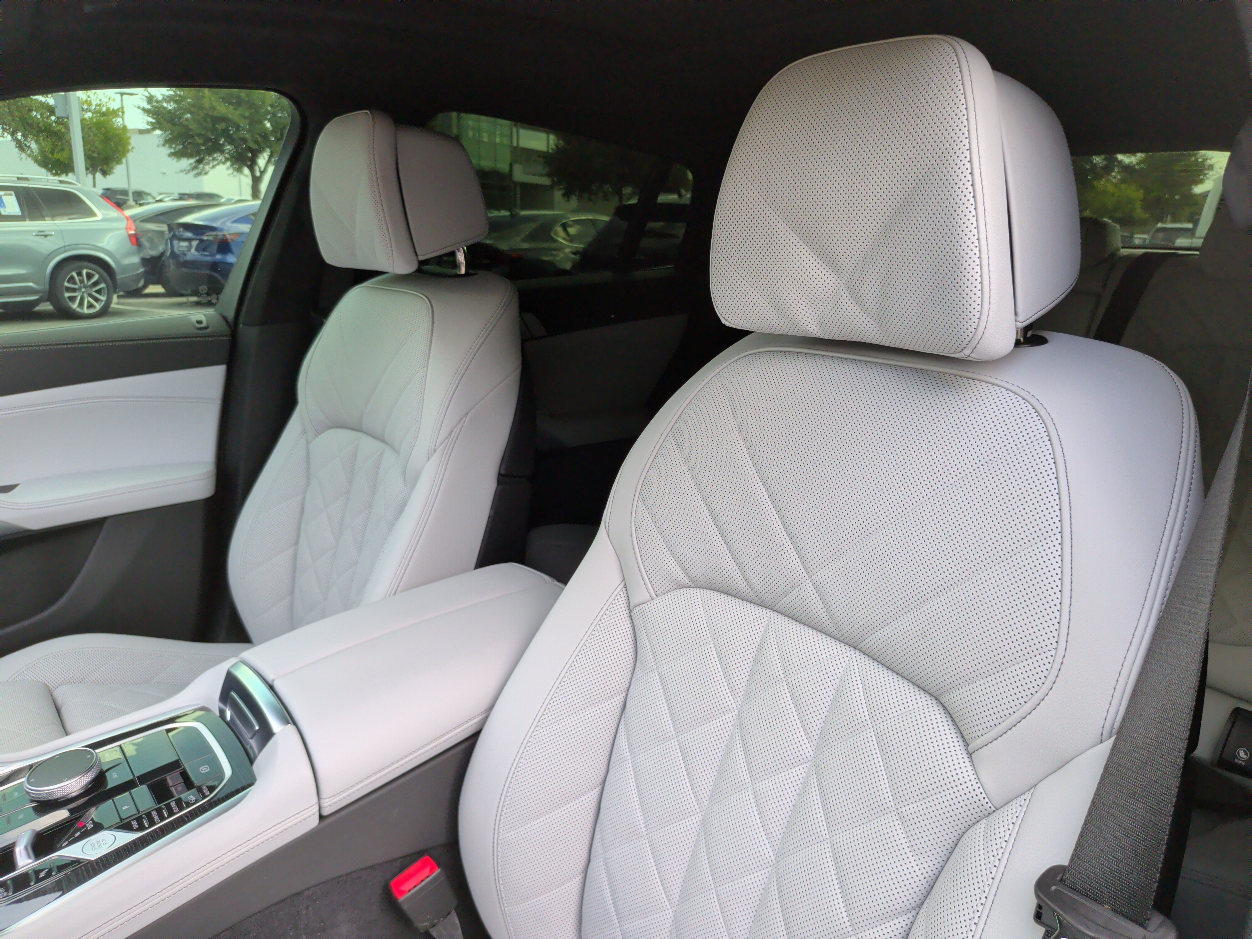 Certified 2026 BMW X6 xDrive40i AWD/4WD image 25