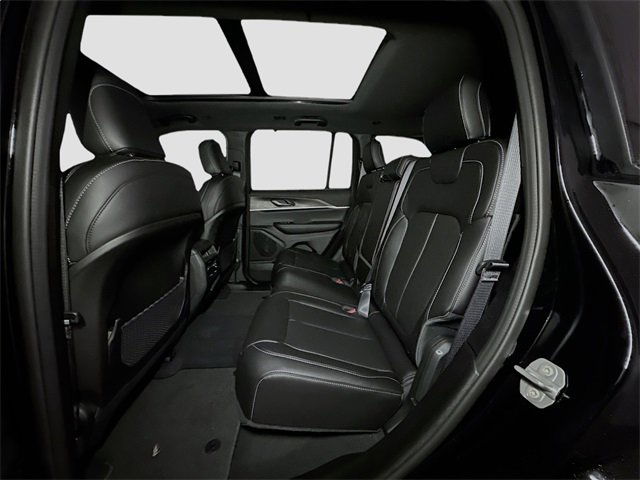 New 2025 Jeep Grand Cherokee Limited w/ Luxury Tech Group II image 15