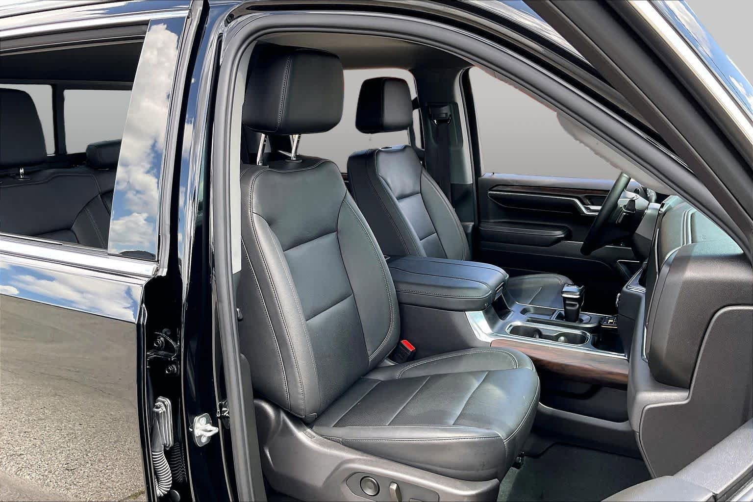 Used 2024 GMC Sierra 1500 SLT AWD/4WD image 9