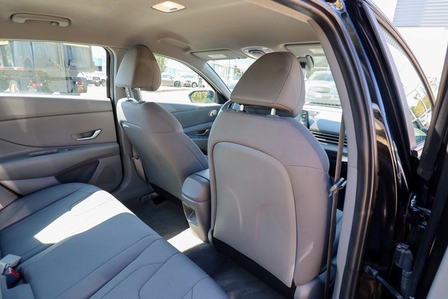 Used 2024 Hyundai Elantra SE image 48