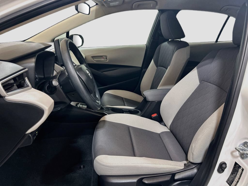 Used 2025 Toyota Corolla LE FWD image 17