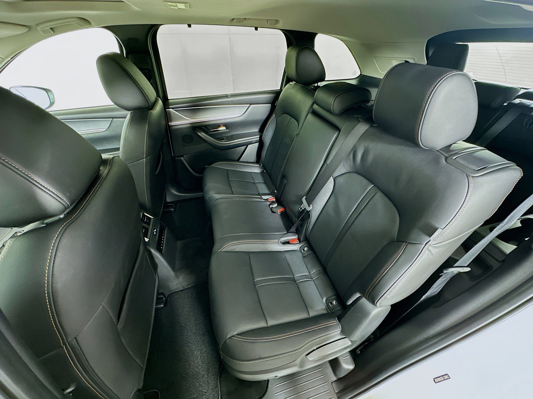 Used 2024 MAZDA CX-90 Plug-In Hybrid w/ Preferred image 28