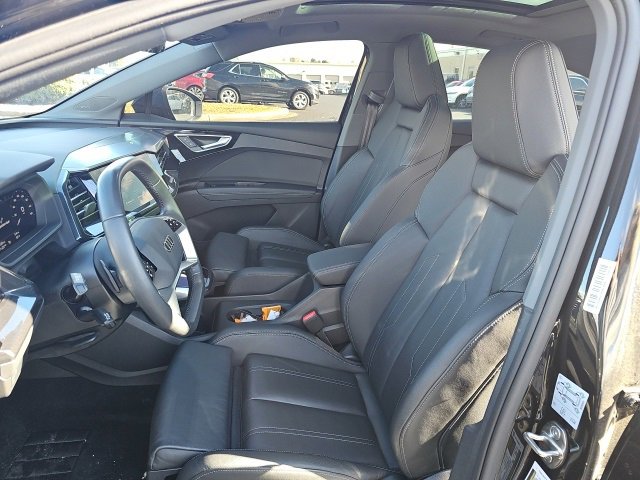 Used 2023 Audi Q4 e-tron Premium Plus w/ Premium Plus image 3