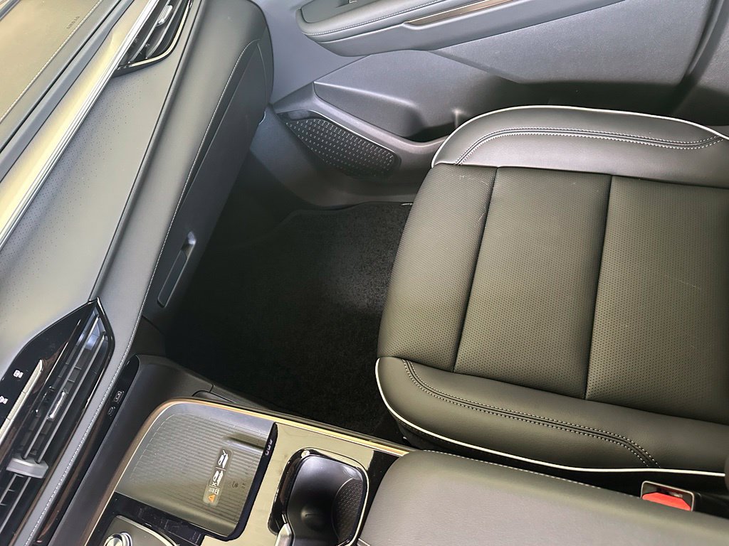New 2026 Buick Enclave Avenir w/ Super Cruise Package FWD image 25