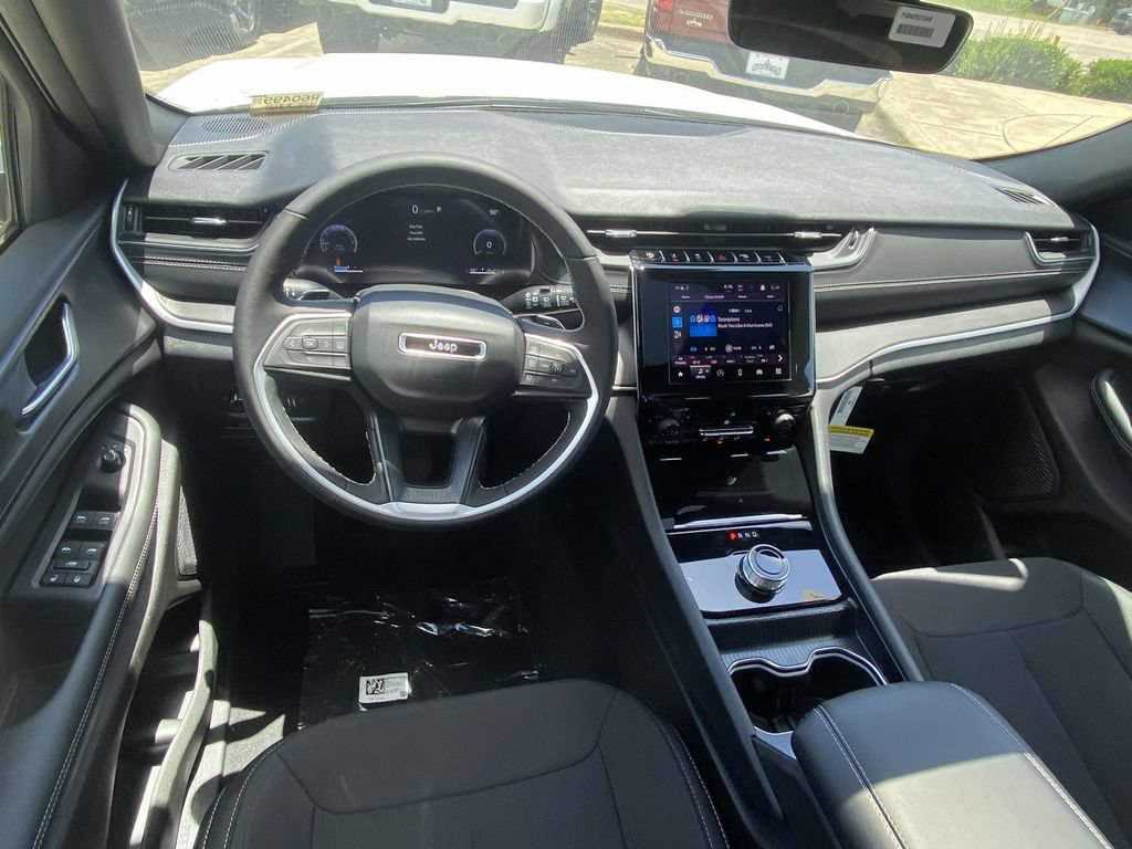 New 2026 Jeep Grand Cherokee Laredo X RWD image 10
